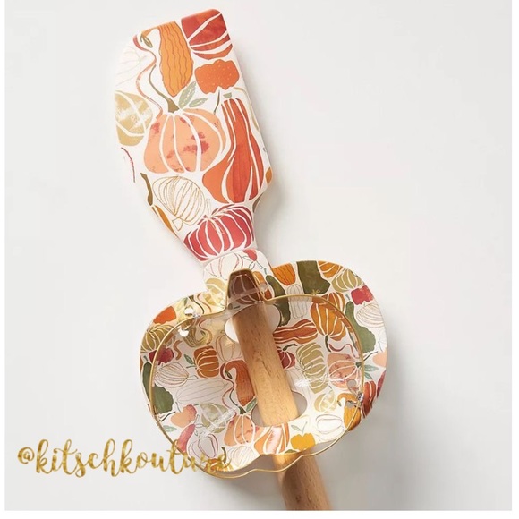 Pumpkin Spatula and Cookie Cutter Set - Picture 4 of 6